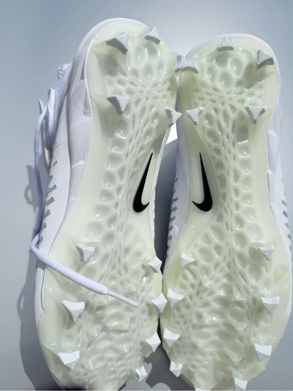 Nike Alpha Menace Pro 2 Men's Football Cleats - White/Black